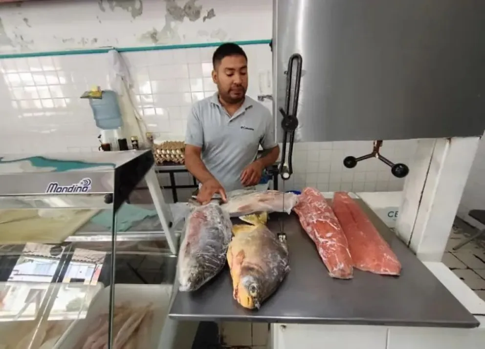 Cómo reconocer un pescado fresco: ojos brillantes y saltones, agallas rojas. Foto: archivo.