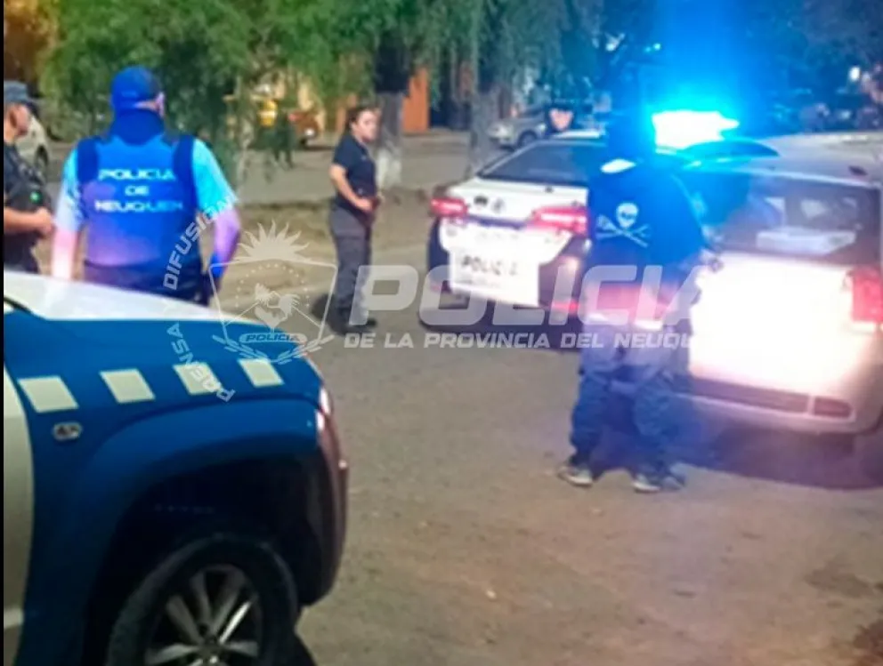 El operativo se realizó en el barrio Melipal, de Neuquén, por una denuncia de los vecinos. Foto: Policía de Neuquén.