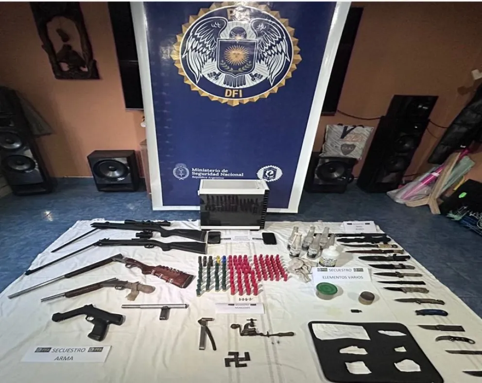 El sospechoso habría difundido en redes sociales mensajes intimidatorios y expresiones discriminatorias. Foto gentileza