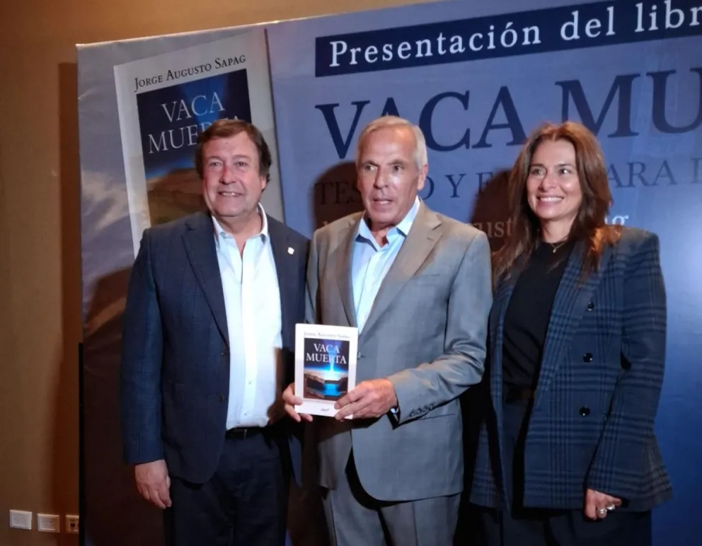 El exgobernador de Neuquén, Jorge Sapag, presentó su libro “Vaca Muerta, Tesoro y Faro para la Argentina”. Foto Daniela Luján para Cipo360