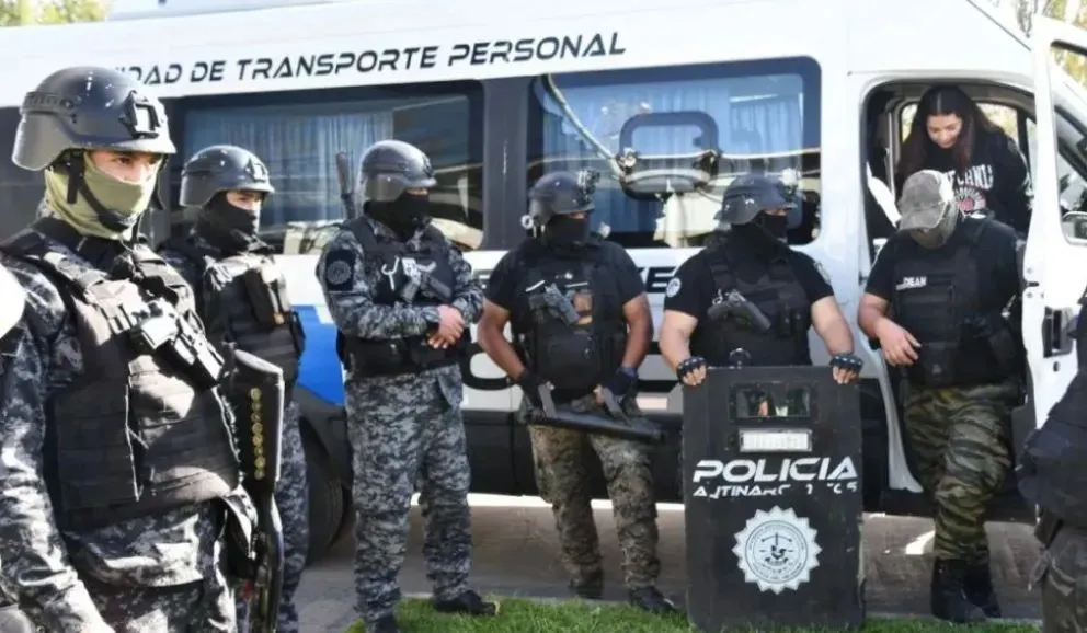El operativo se realizó con 18 allanamientos en diferentes barrios de Centenario. Foto: Policía de Neuquén.