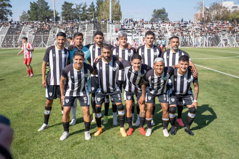 Cipo ganó de visitante y empieza a ilusionar a sus hinchas. Foto: gentileza Club Cipolletti.