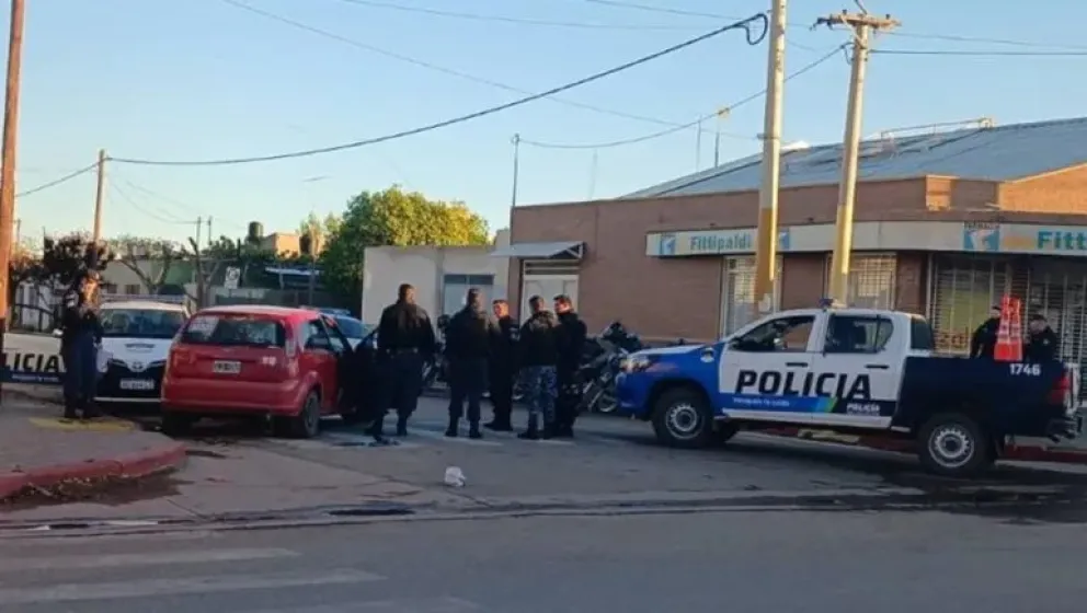 El violento ataque se produjo el 1 de noviembre del año pasado en el barrio Huemul, de Centenario. Foto: archivo.