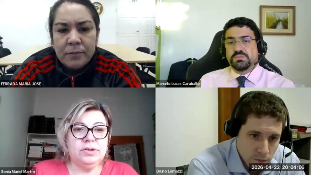La imputada; el defensor oficial, Marcelo Caraballo; la jueza Sonia Martín y el fiscal Lomazzi. El hecho se produjo en un CAPS de Catriel. Foto: captura de pantalla de Zoom.