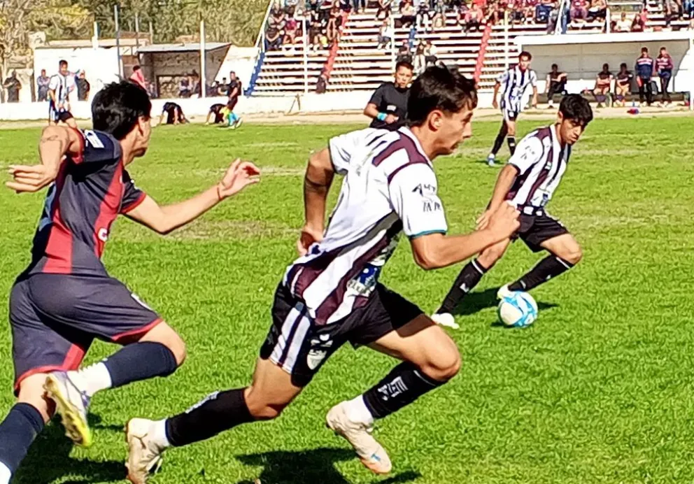 La pelota vuelve a rodad a partir de esta noche, cuando comience la séptima fecha de la Liga Deportiva Confluencia. Foto: gentileza.