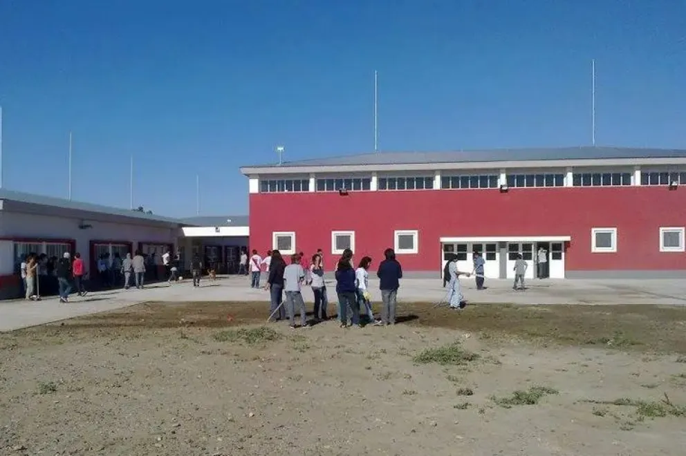 El hecho se produjo en el CET N° 21 de Catriel. Programaron reuniones con los padres. Foto: archivo.