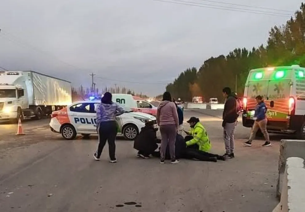 El accidente se produjo esta mañana cuando circulaban por Ruta 22 en sentido Este-Oeste utilizando una vía interna sur no habilitada. Foto gentileza