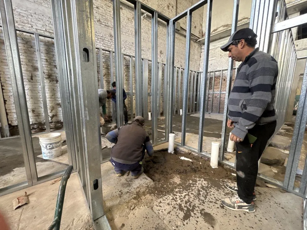 Los trabajos en el ex-Corpofrut incluyen la renovación total y la construcción de oficinas con sistema moderno de acero. / imagen gentileza