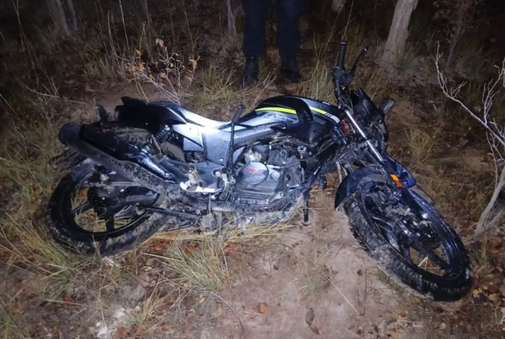 Los efectivos de la Comisaría 26° lograron recuperar la moto que ya tenía el sistema de arranque forzado/ imagen gentileza