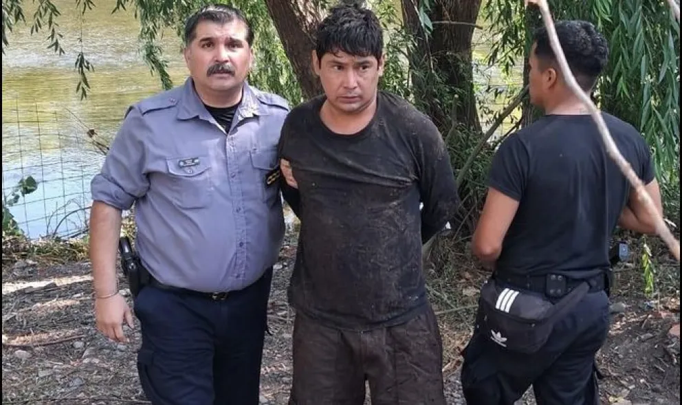 Cuando llegaba la policía, Morales se refugiaba en un islote sobre el río Neuquén. El 7 de enero, una patrulla lo sorprendió cuando intentaba escapar a nado. Foto: archivo.