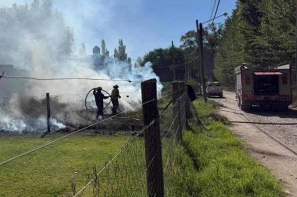 Los bomberos pudieron controlar dos focos de incendio que se desataron en el Michi Michi y en el Pacheco Bis. Foto: gentileza.