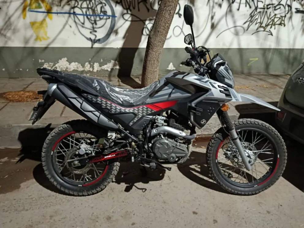 La motocicleta fue abandonada por el delincuente/ imagen gentileza