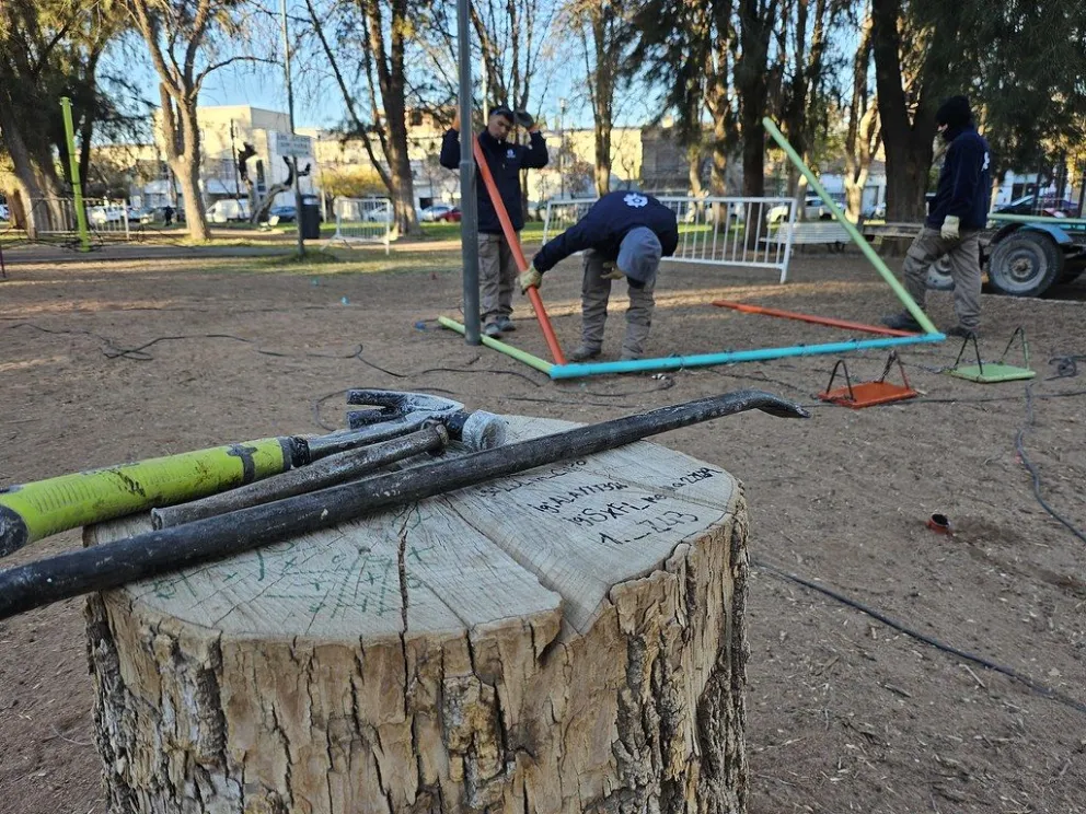 Los nuevos juegos que se instalan en la ciudad cuentan con certificación de no toxicidad y pisos de caucho para mayor seguridad / imagen gentileza