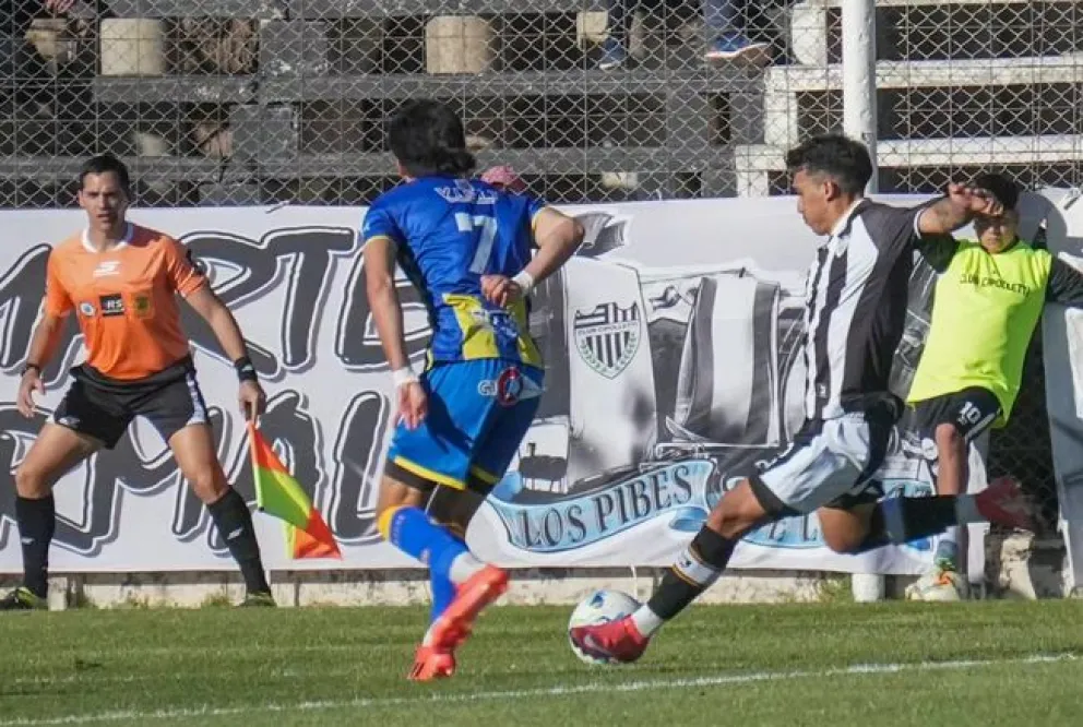 Cipo está en zona de clasificación pero no podrá descuidarse. Cómo sigue un torneo marcado por la irregularidad de los diferentes equipos. Foto: Club Cipolletti.