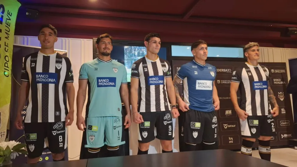 El short también tendrá acompañamiento comercial e institucional, con los logos de Casinos del Río, Laboratorios IDAC y nuevamente el Gobierno de Río Negro.