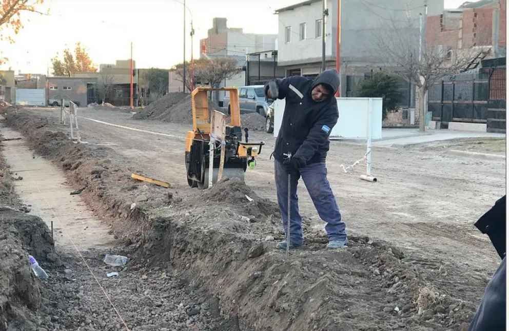 Esta semana los trabajos se desarrollan sobre la calle Río Paraná. Foto: Prensa Municipalidad.