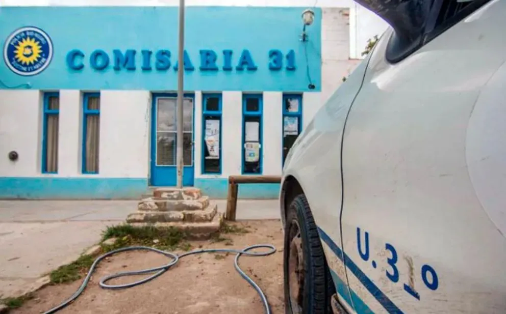 La Policía de Río Negro difundió la imagen y características físicas de la mujer para ampliar la búsqueda y pidió a la comunidad aportar cualquier dato que pueda ayudar a encontrarla. Foto gentileza Policía de Rio Negro