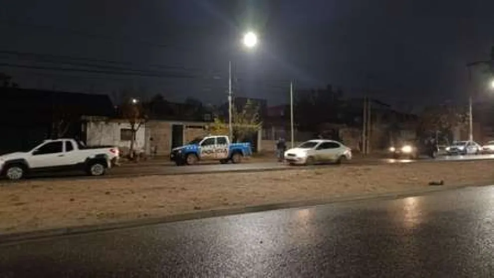 Un kiosco y un colectivo resultaron dañados. Fotos: Bruno Calderón, Prima Multimedios