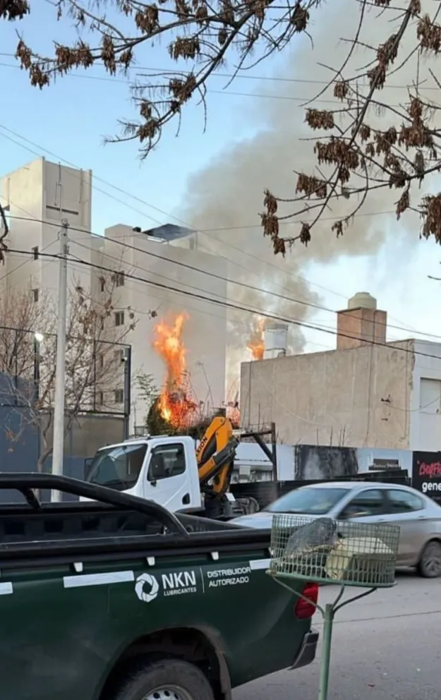 El incendio se originó en un patio del barrio San Pablo. Foto gentileza 