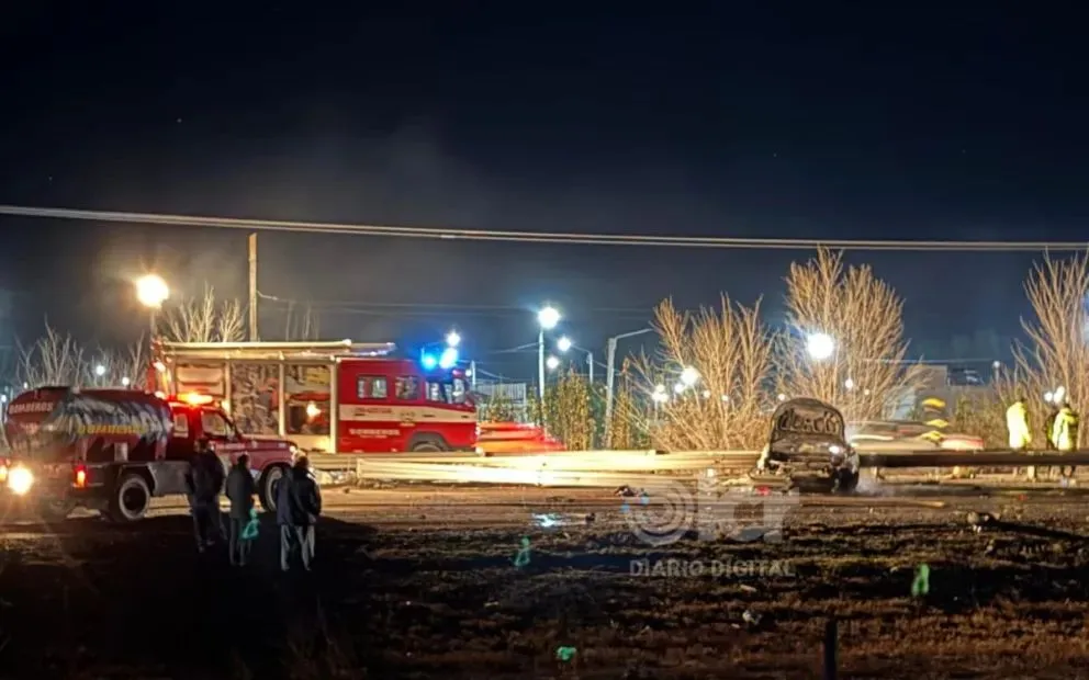 El hecho ocurrió minutos antes de las 19 en el km. 1136 de la Ruta 22. Foto Cristian Córdoba.
