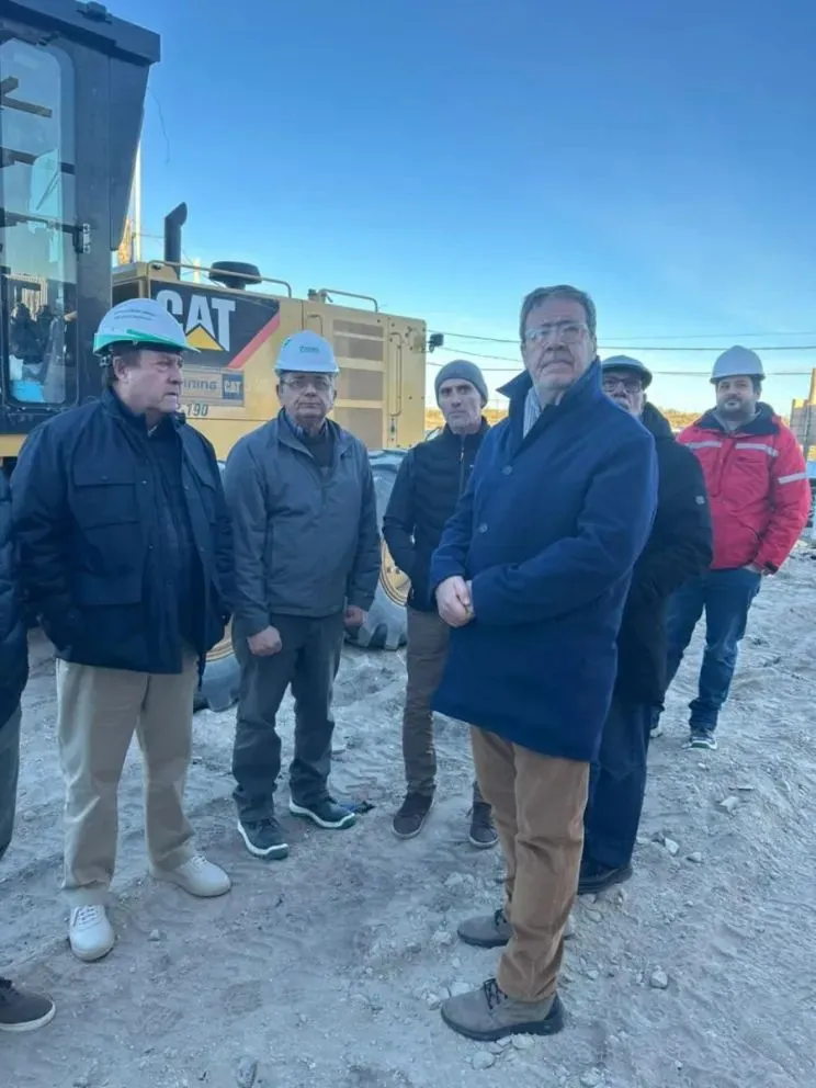El Intendente expresó su agradecimiento al gobernador Weretilneck y al presidente de ARSA a Javier Iud por el esfuerzo realizado. Beneficiará 100.000 habitantes. Fotos gentileza. 
