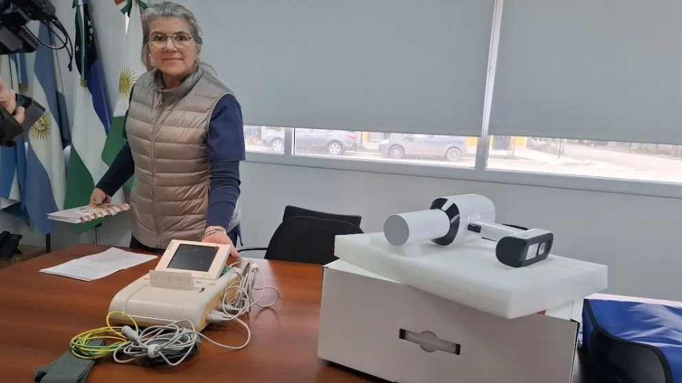 La directora del Hospital Dr. Carlos Rais, Mabel Raviola, destacó el trabajo conjunto con la cooperadora, que en pocos meses logró incorporar equipamiento. Foto Cipo360