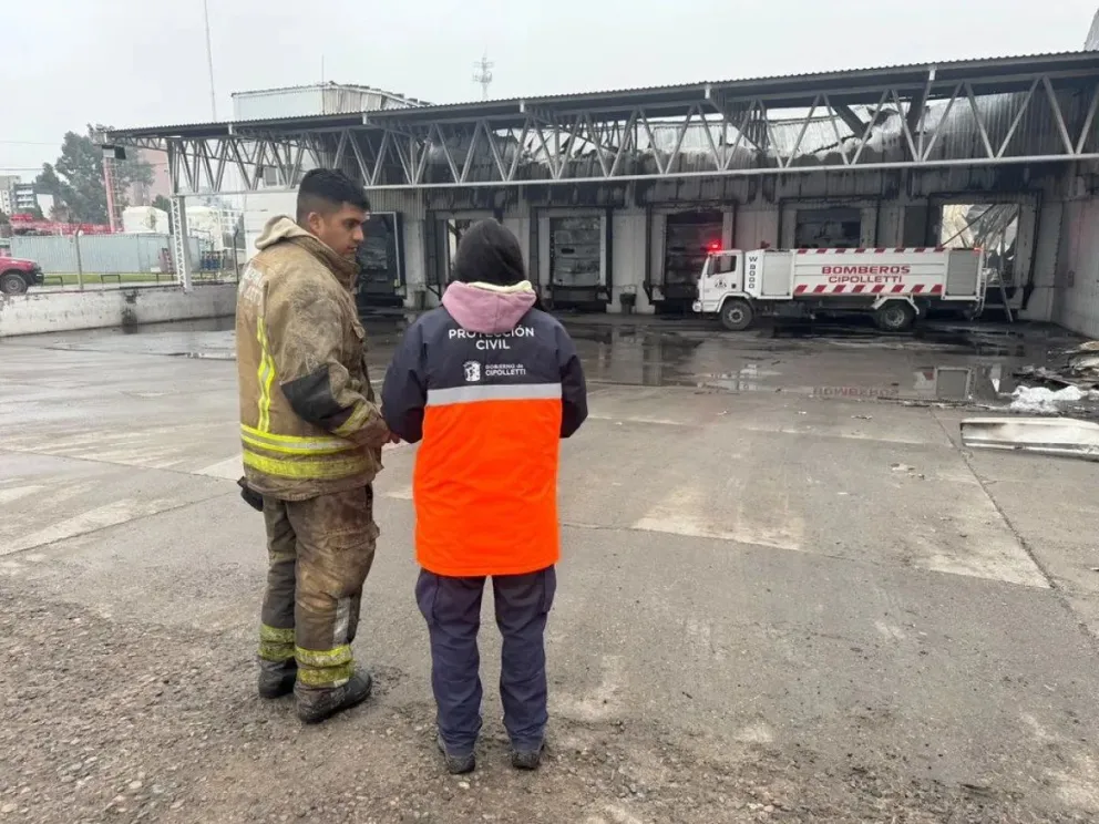 El depósito destruido por el fuego comenzará a ser demolido/ imagen archivo
