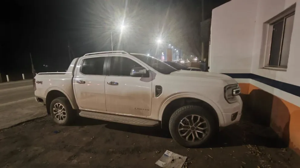 La camioneta 4x4 quedó retenida en el puesto de la Caminera, hasta que terminen los trámites para su envío a Neuquén. Foto: gentileza.