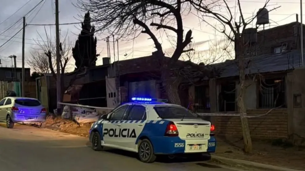 El hecho ocurrió en una vivienda ubicada sobre calle Catán Lil, donde convivían la víctima. Foto Neuquén en Noticias