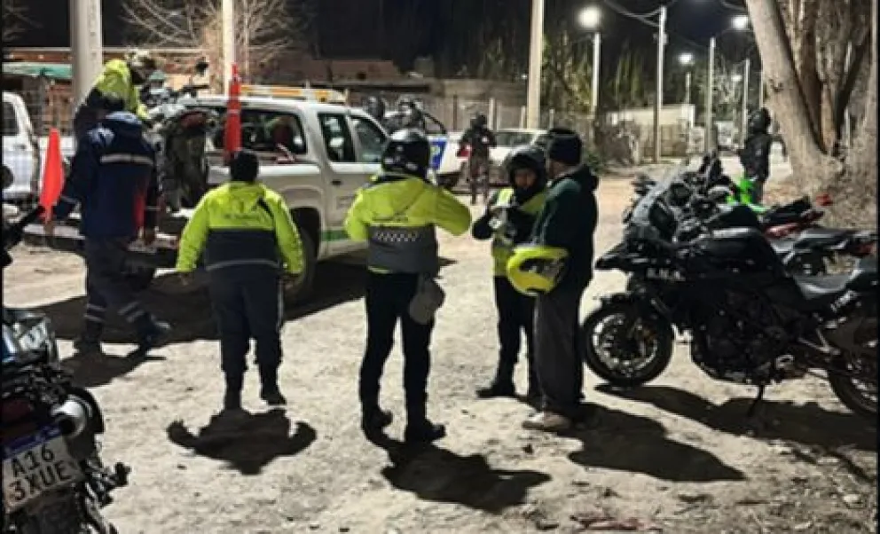Agentes de tránsito municipal y de la policía rionegrina efectuaron controles en puntos estratégicos. Foto: gentileza.