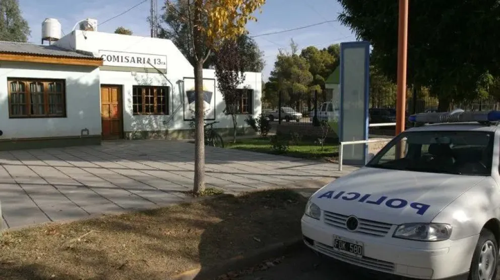 La policía de San Patricio del Chañar tuvo que intervenir en tres oportunidades para detener al violento sujeto. Foto: archivo.
