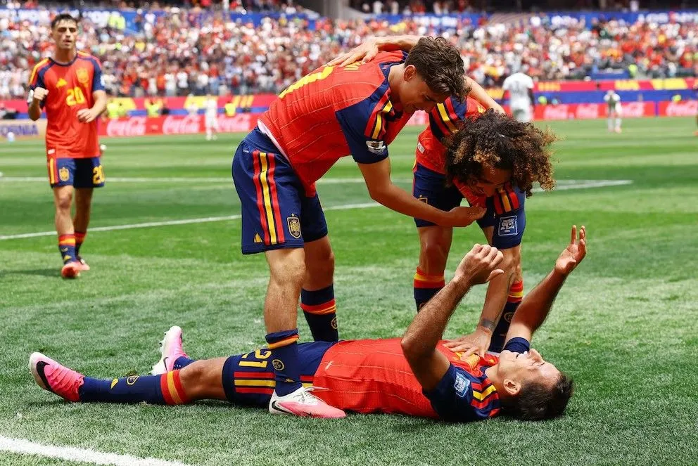 Los españoles volvieron a ganar una eliminatoria en una Copa del Mundo después de 16 años.