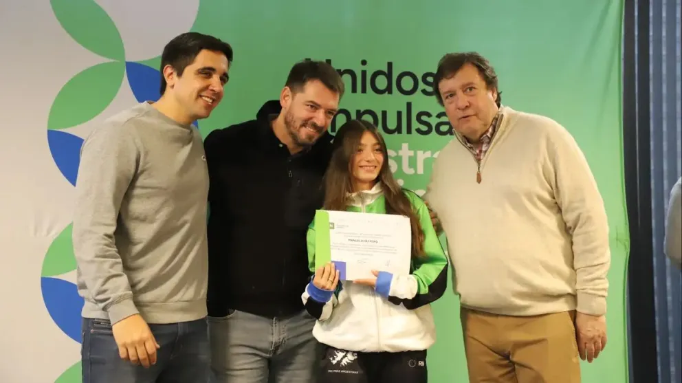Las becas y aportes provinciales entregados en Cipolletti / imagen gentileza