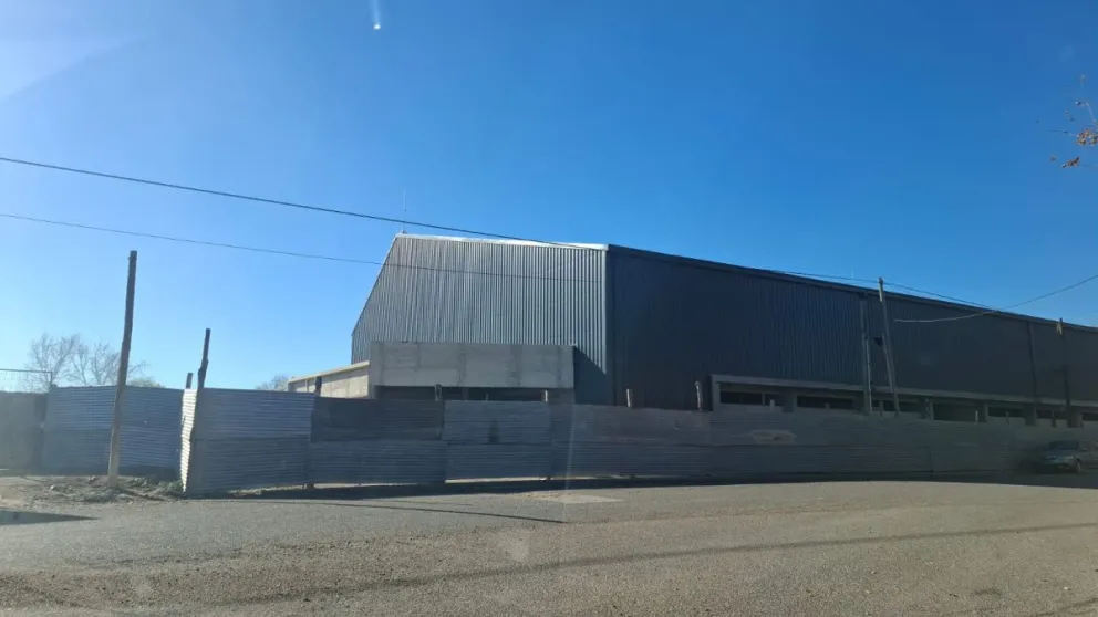 En pocos días comenzará la etapa final del polideportivo y buscan inaugurarlo para el aniversario de la localidad. Foto Cipo360