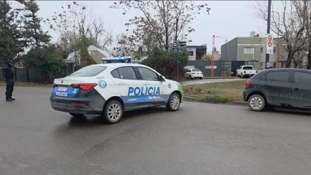Personal policial y de fiscalía se encuentran trabajando en el lugar. Foto gentileza