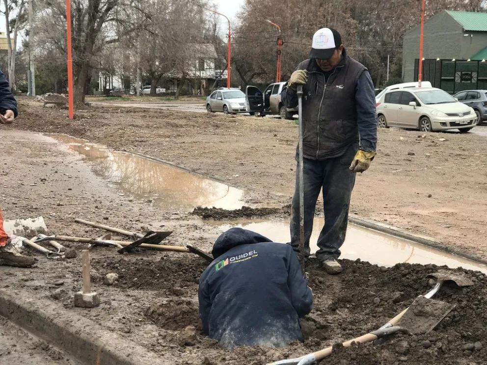 Con el reciente retiro y corrimiento de columnas de energía a cargo de EdERSA la obra finalizaría en agosto. Foto Municipalidad de Cipolletti