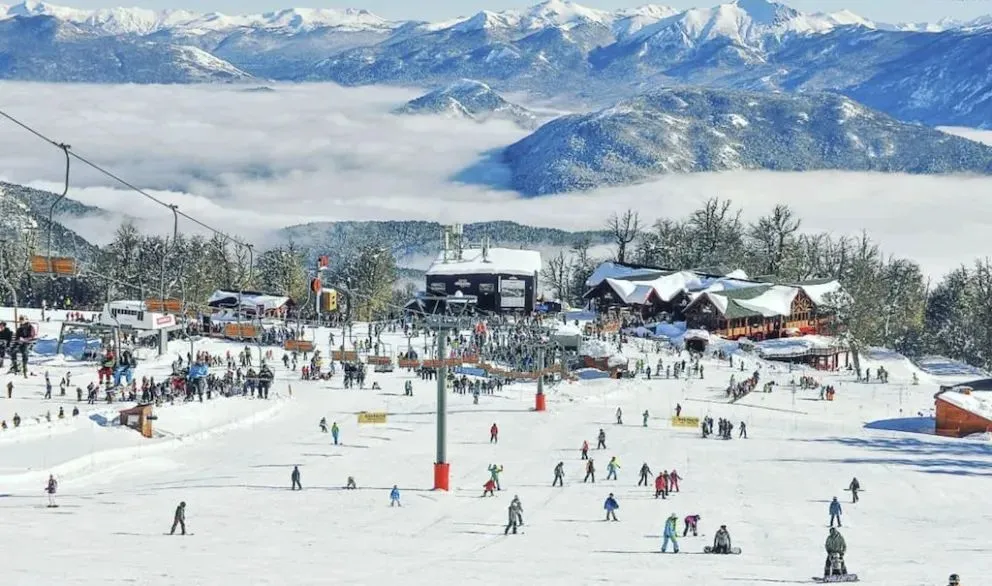 La nueva telecabina transporta hasta 3.000 personas por hora. Fotos: Prensa Chapelco.
