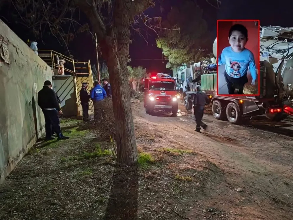 Efectivos policiales y Bomberos trabajaron sobre la calle Tronador / imagen gentileza
