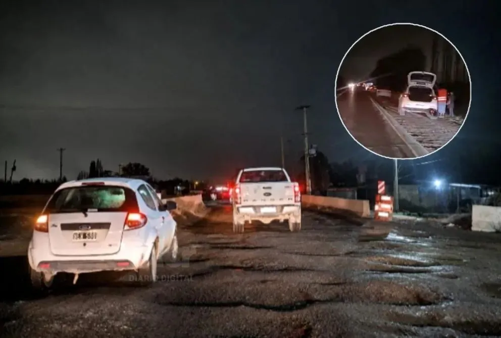 Varios automovilistas tuvieron que cambiar sobre la banquina de la Ruta 22 sus ruedas dañadas el sábado a la noche. Foto gentileza