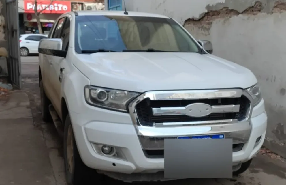 La Ford Ranger tenía un pedido de secuestro emitido desde la justicia de Jujuy. Foto: Policía de Río Negro.