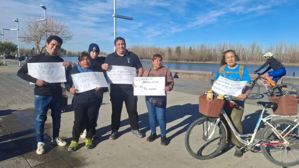 Los vendedores ambulantes presentaron un pedido de audiencia en la Municipalidad para exigir una respuesta. Foto Daniela Luján para Cipo360