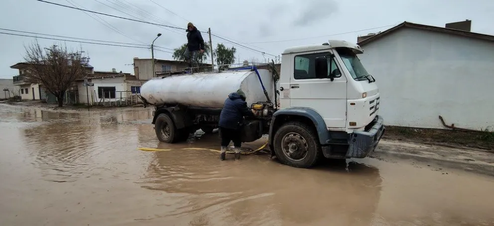 Se reforzó la limpieza de cámaras y bocas de tormenta/ imagen gentileza