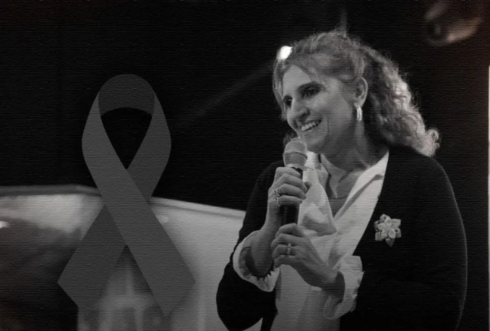Claudia Querci tenía 54 años; su esposo y sus tres hijos la despidieron con sentidas palabras. Durante dos décadas dirigió la Escuela Cristiana Descubrir. Foto: gentileza.