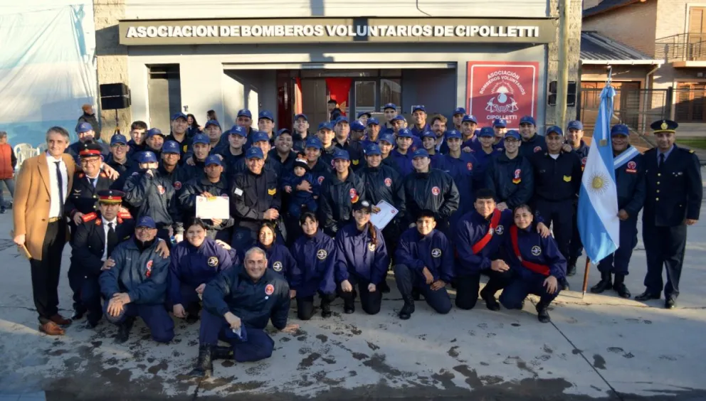Quienes quieran colaborar podrán acercar sus elementos personalmente al cuartel central de Alem 955. Foto Gentileza Bomberos Voluntarios