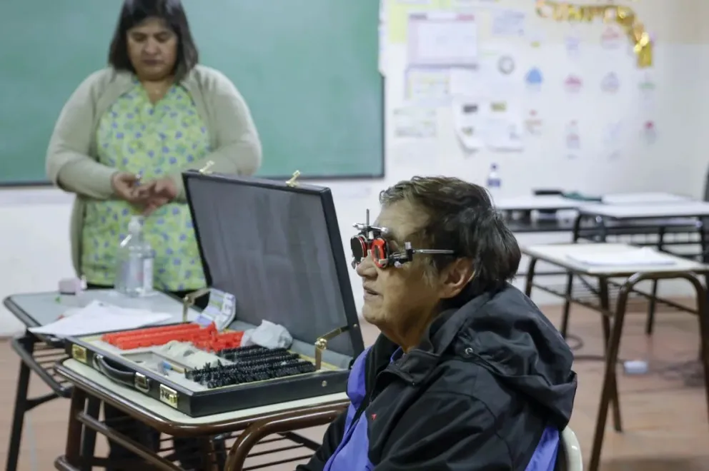 Se entregarán lentes de forma gratuita y la atención es por orden de llegada. Foto Prensa Gobierno de Rio Negro