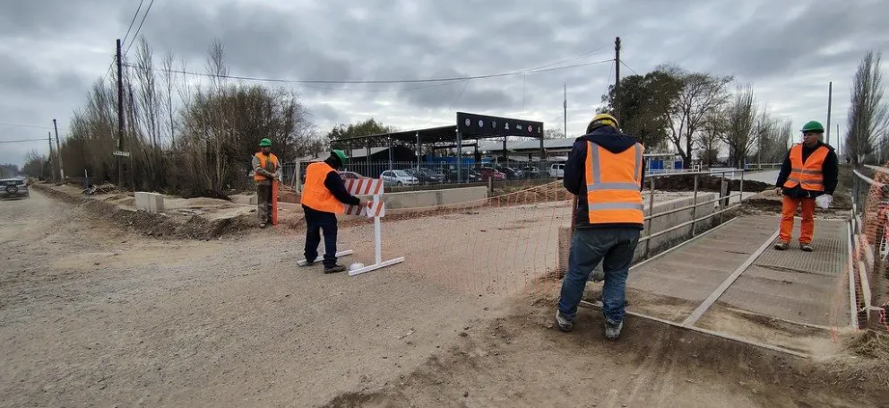 La rotonda está en un nudo de tránsito: Perón e Illia concentran la circulación de un importante sector de la ciudad. Foto: Prensa Cipolletti.