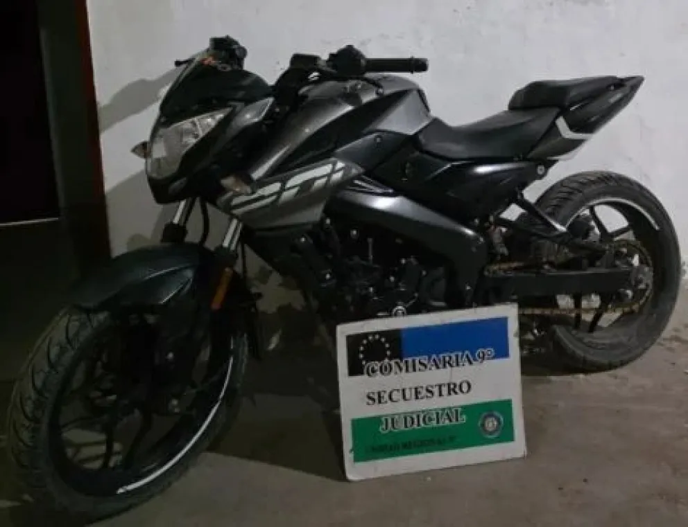 La moto, robada en Neuquén, fue recuperada en Catriel. Foto: Policía de Río Negro.