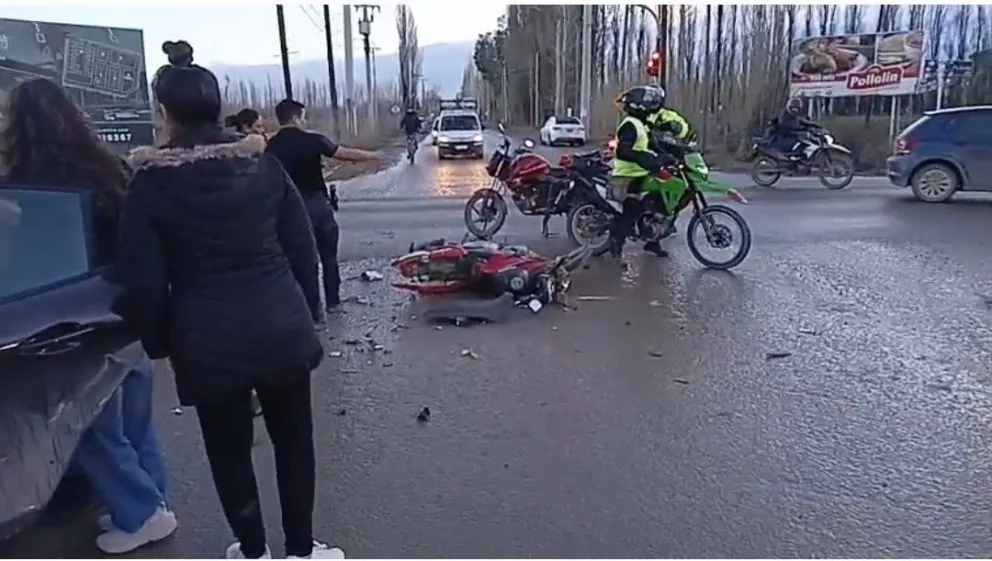 El siniestro ocurrió este miércoles por la mañana en la intersección de Circunvalación Illia y San Luis. Foto gentileza Miguel Angel Parra