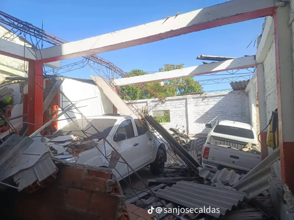 Unas 60 casas fueron totalmente destruidas y cientos de familias quedaron sin su hogar. Foto gentileza