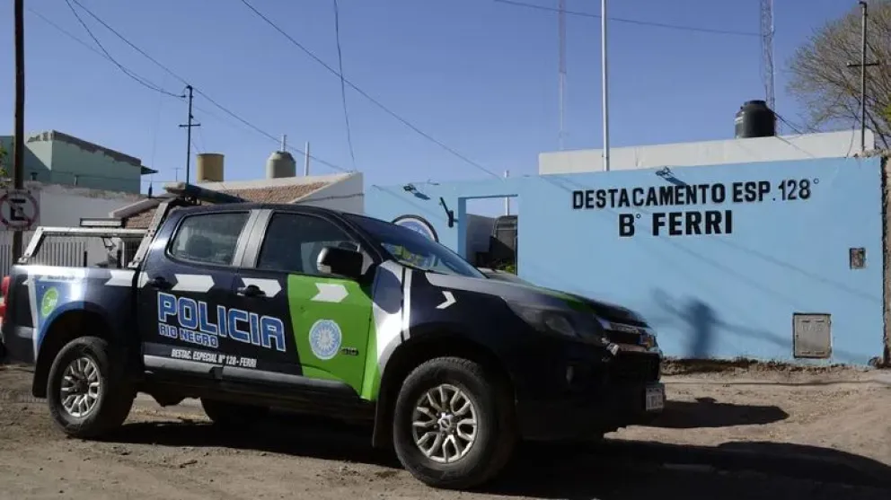 Los policías del destacamento de Ferri lograron contener al joven y que pudiera ser atendido por un equipo especializado. Foto: archivo.